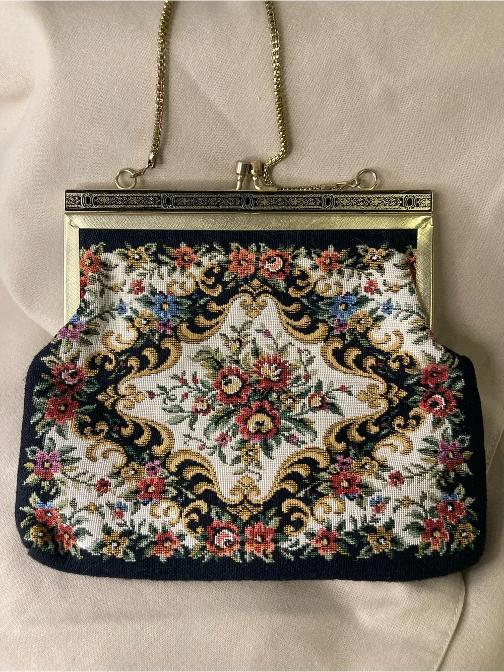 Vintage Floral Tapestry Frame-Top Handbag - Black & Multicolor